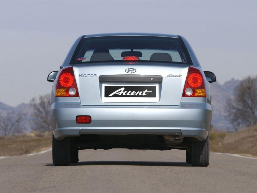  Hyundai Accent Sedan 2003 года  (фото 6 из 8)